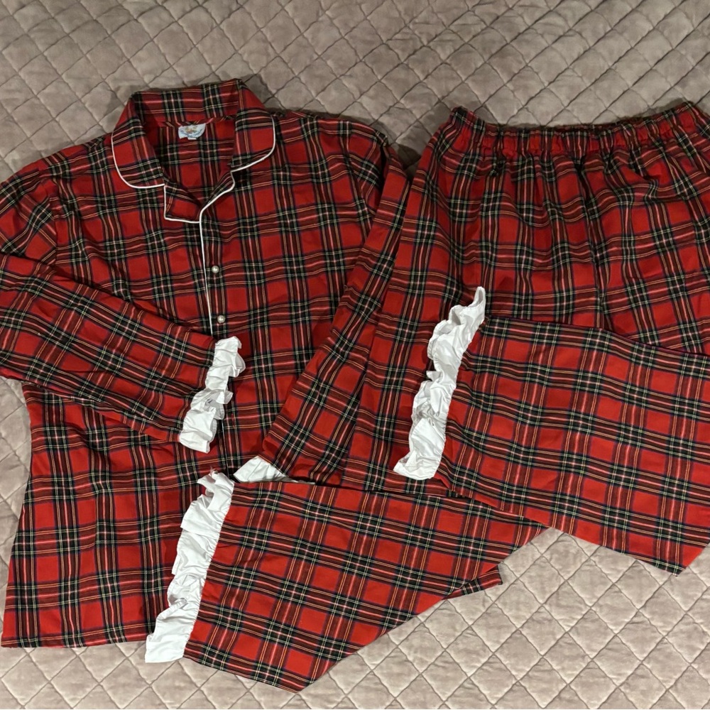 Cozy His/Hers Busy Bee Smocks Red Plaid Pajama Sets Size XL- Includes His & Hers